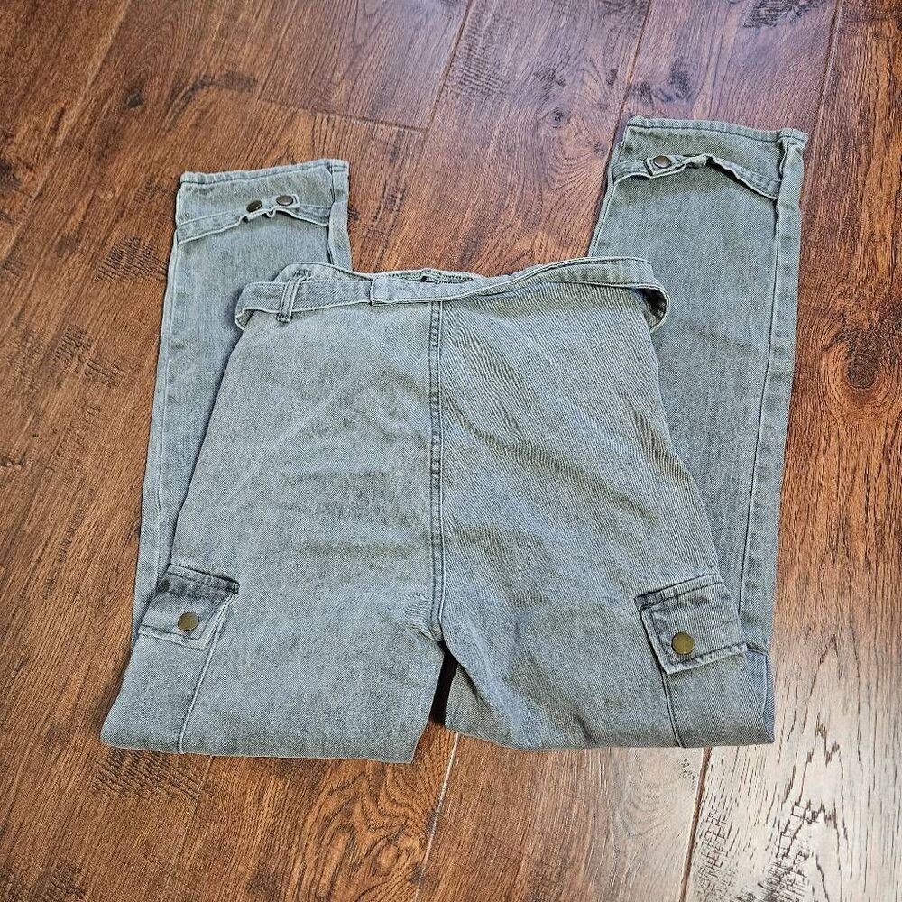 PrettyLittlething Cargo Jeans - Picture 8 of 8